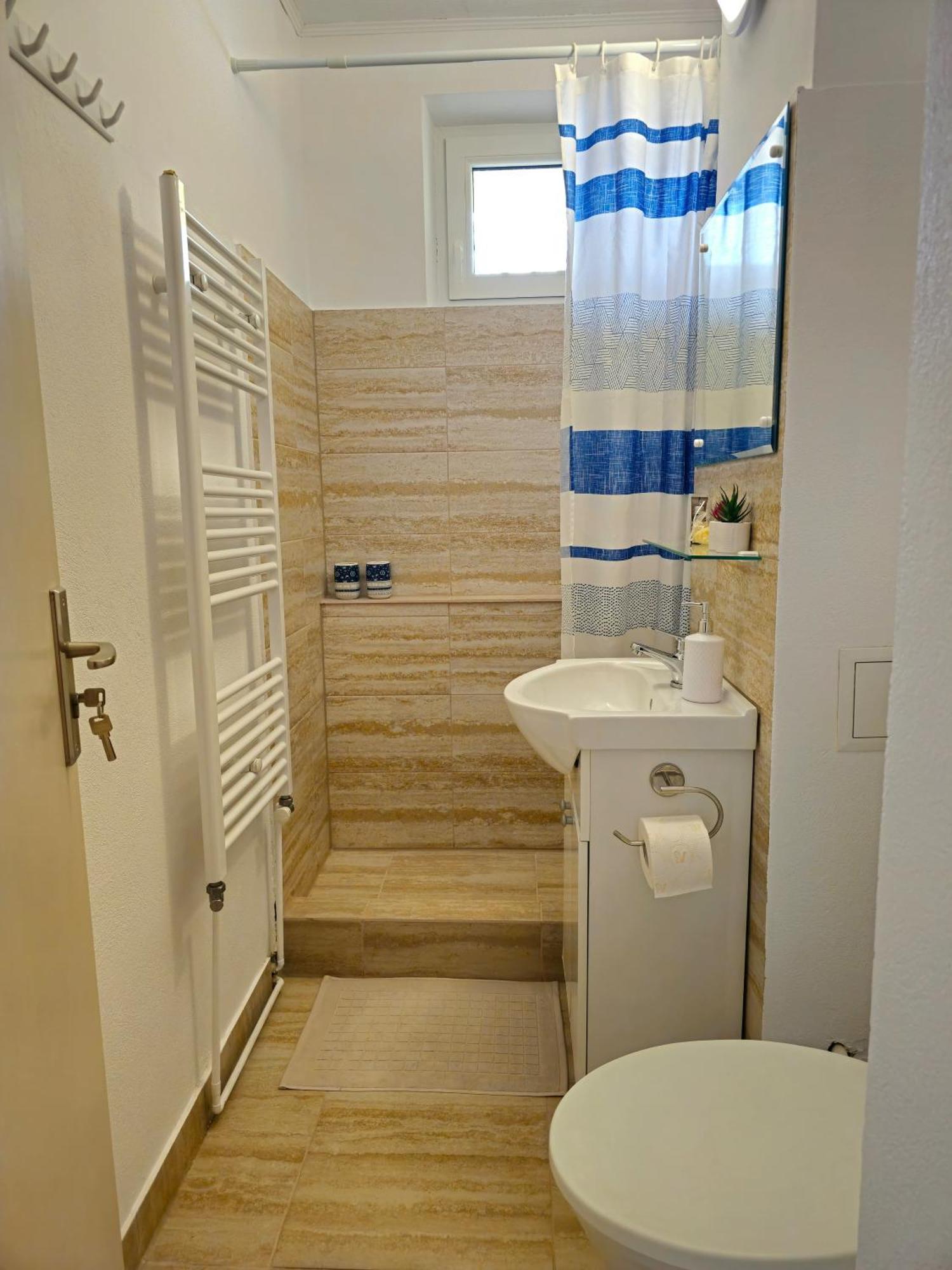Aparthotel Sibiu Cedonia Экстерьер фото