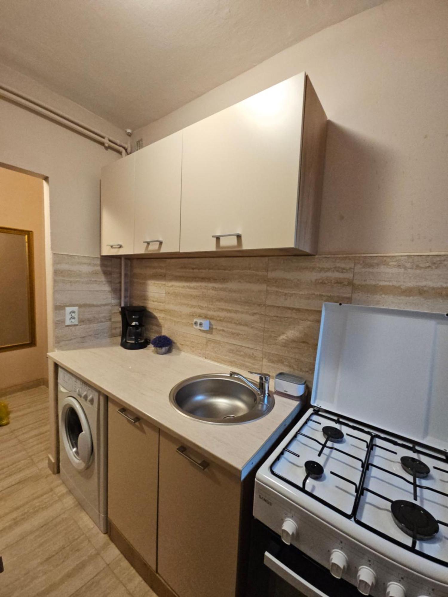 Aparthotel Sibiu Cedonia Экстерьер фото